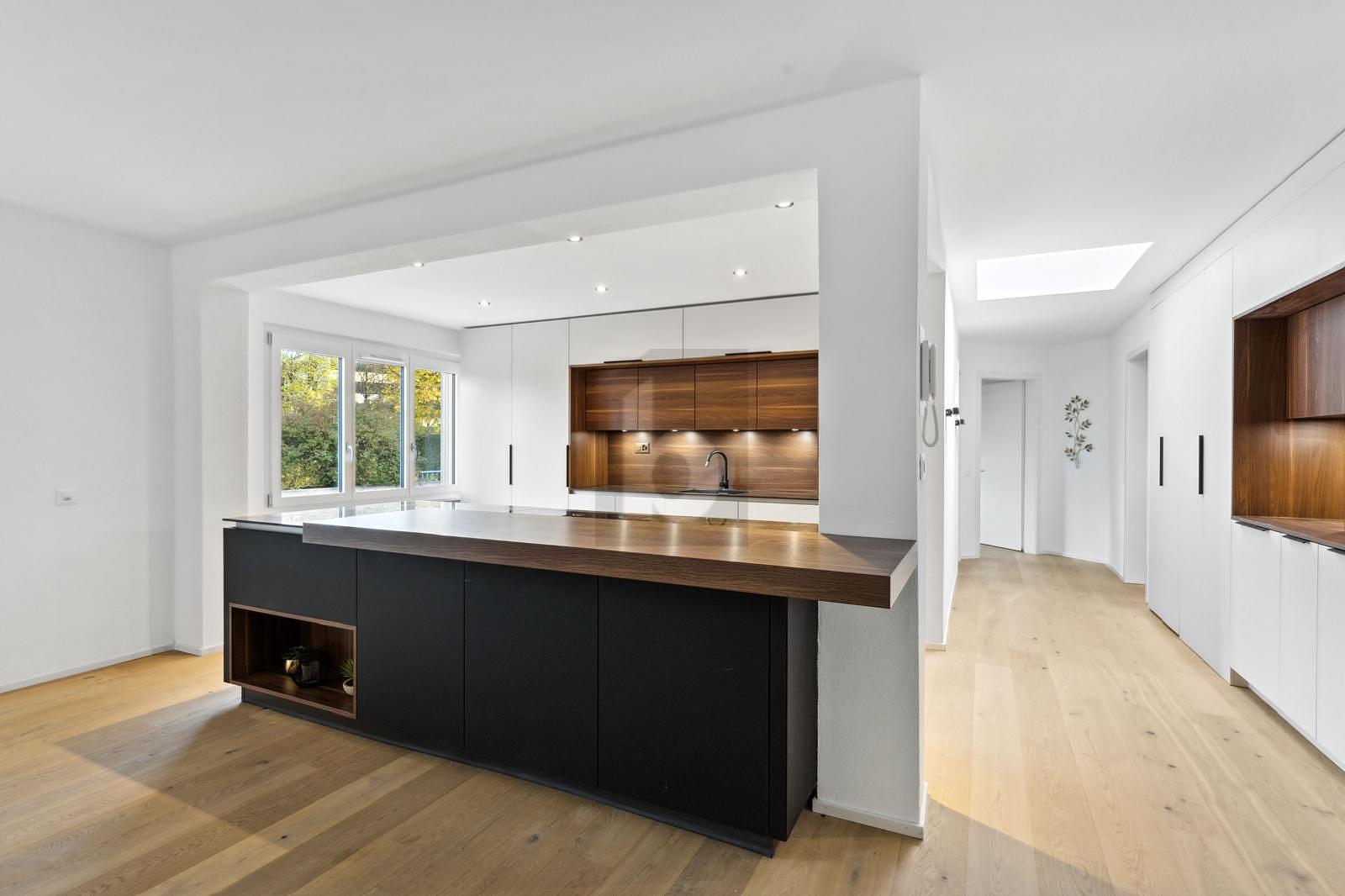 MODERN UND STILVOLL MIT SONNIGER TERRASSE - 2