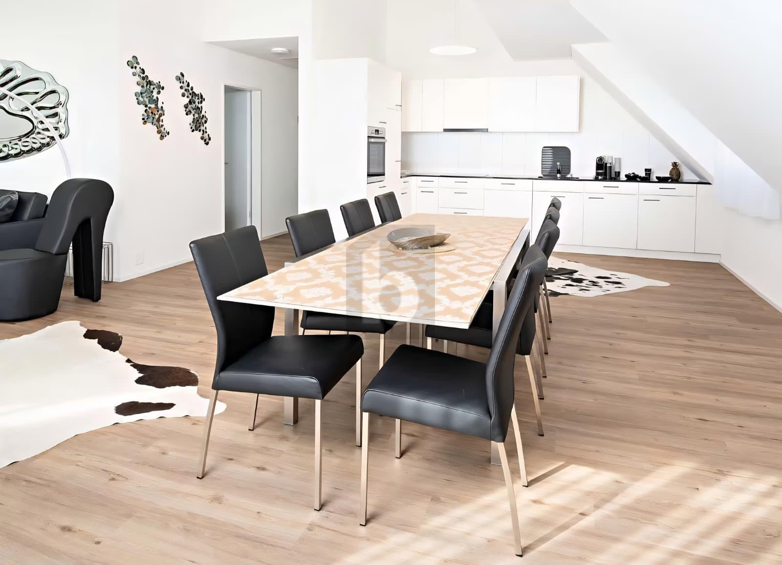 GROSSZÜGIG UND STILVOLL MIT OFFENER KÜCHE - 1