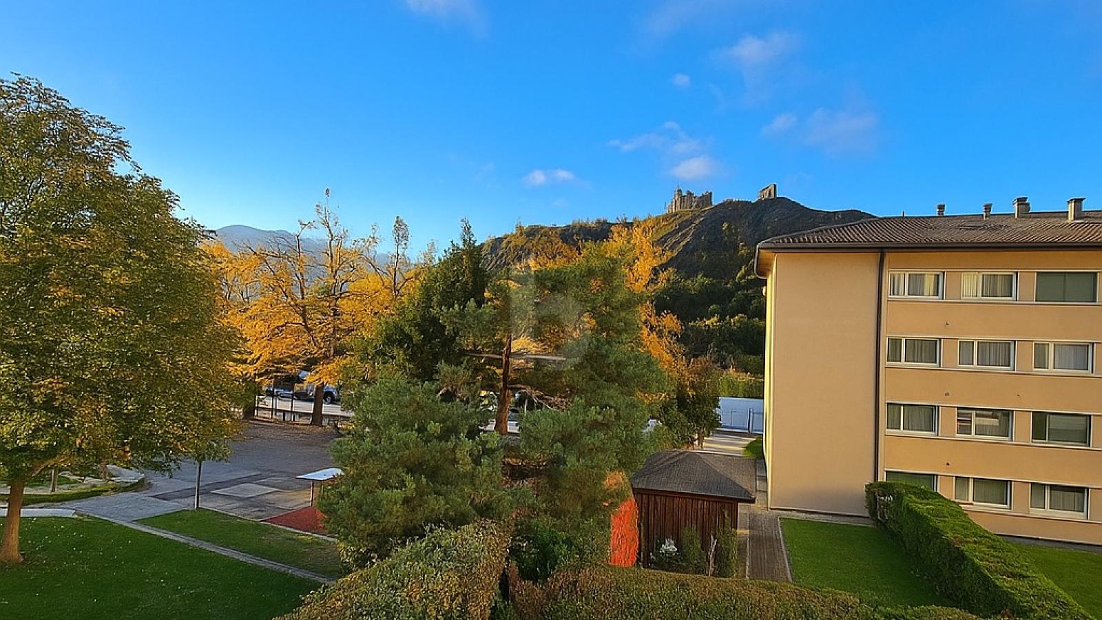 AU SEIN D'UN QUARTIER CALME - 0