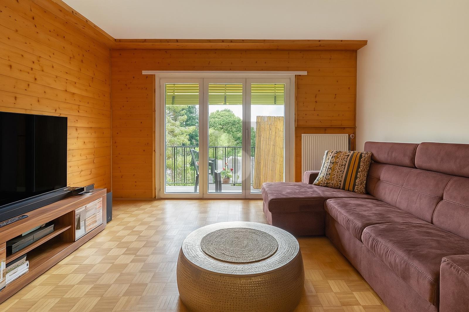 AU SEIN D'UN QUARTIER CALME - 1