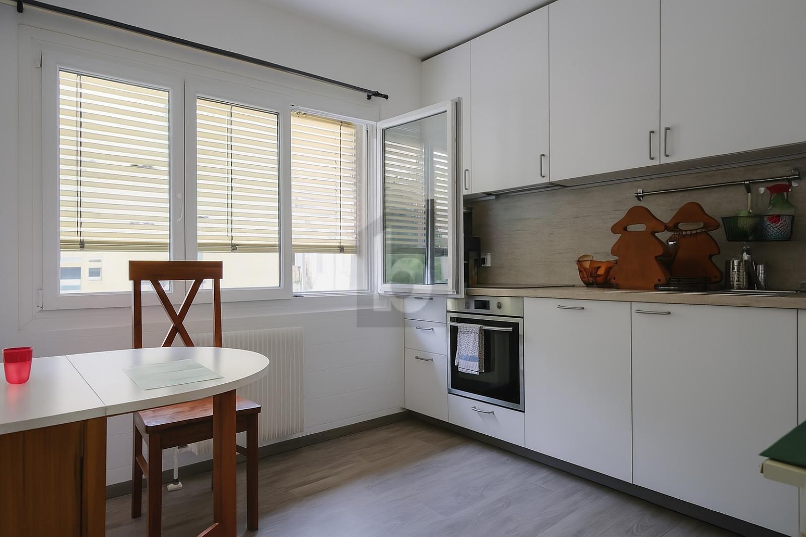 AU SEIN D'UN QUARTIER CALME - 2