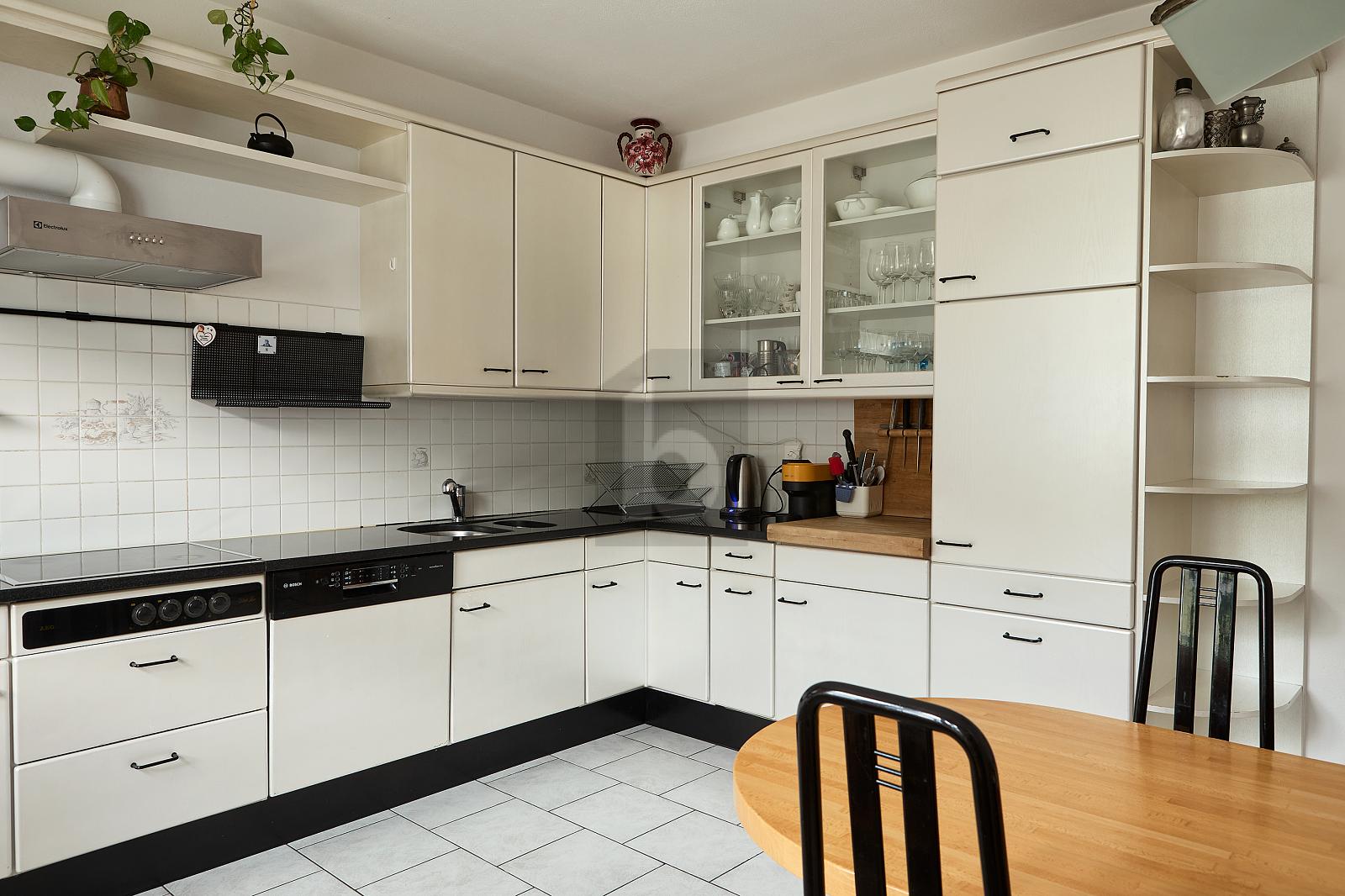 SPAZIOSO E LUMINOSO IN POSIZIONE CENTRALE - 0