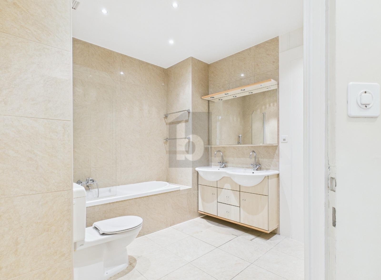 HAUSSMANNIEN ET DE STANDING AVEC VUE À CHAMPEL - 4