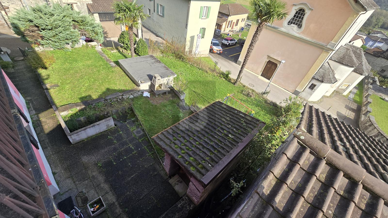 SPAZIOSA E SOLEGGIATA CON AMPIO GIARDINO - 2