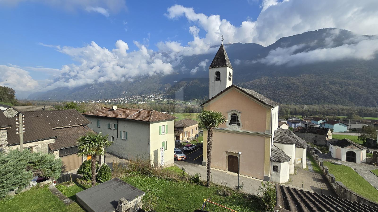 SPAZIOSA E SOLEGGIATA CON AMPIO GIARDINO - 3