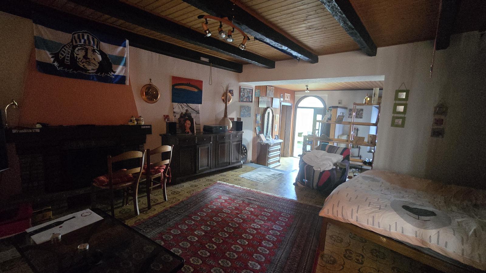 SPAZIOSA E SOLEGGIATA CON AMPIO GIARDINO - 4