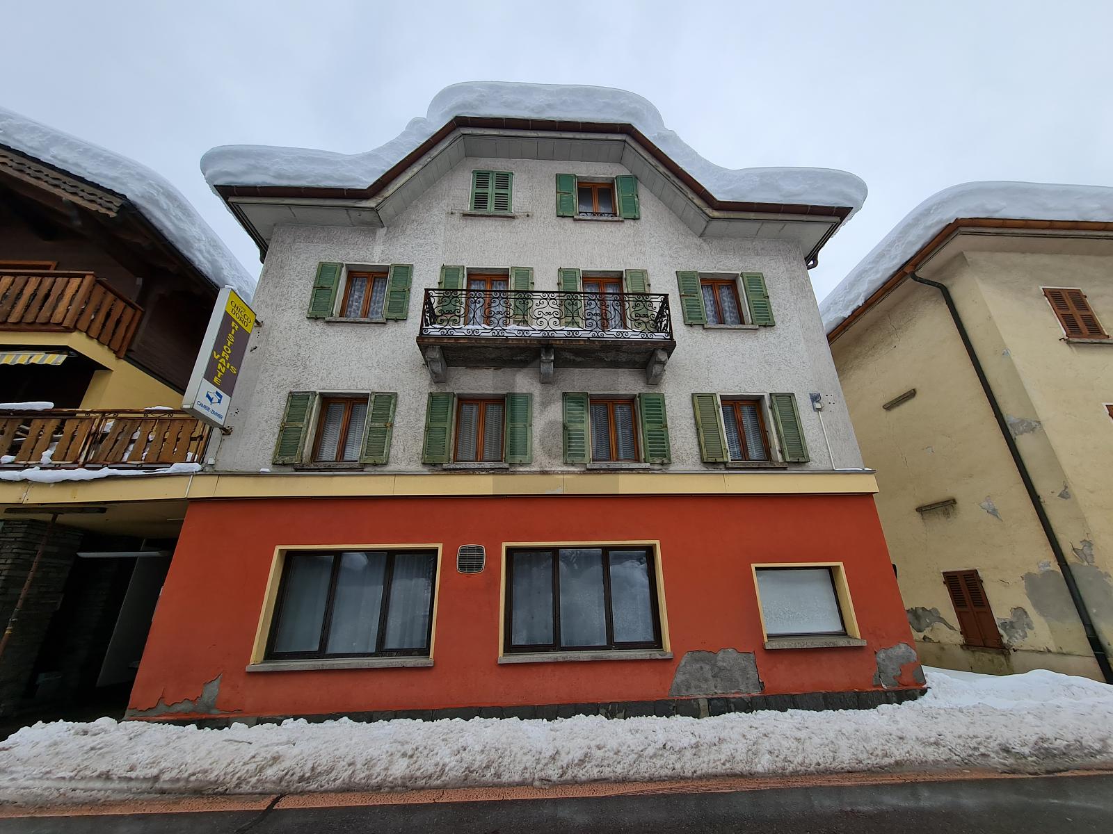 SPAZIOSO CON MOLTO POTENZIALE - 0