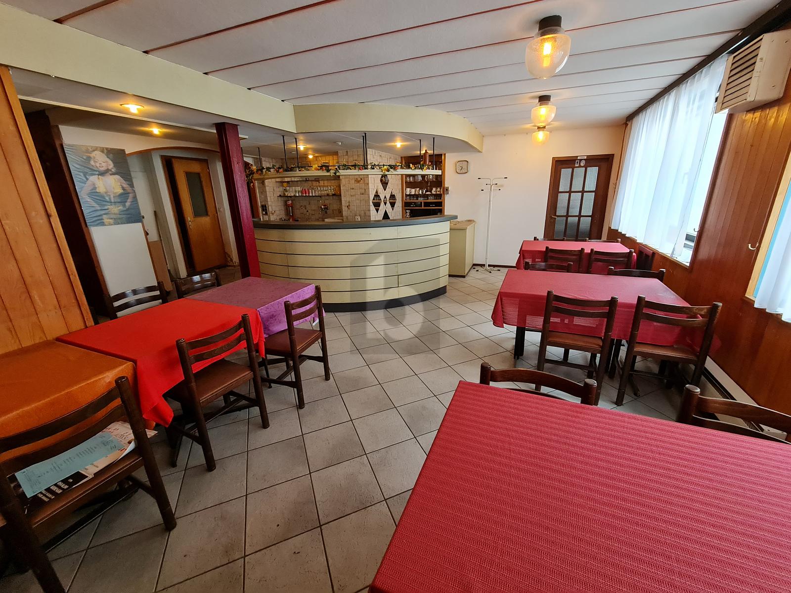 SPAZIOSO CON MOLTO POTENZIALE - 1