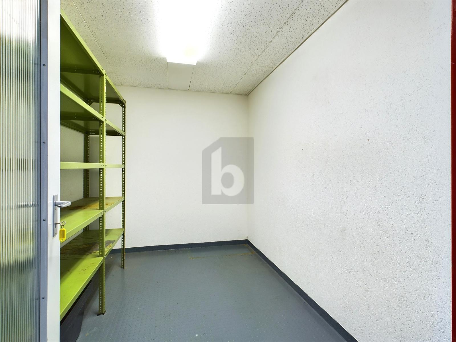 AN ZENTRALER LAGE NAHE AUTOBAHN! - 2