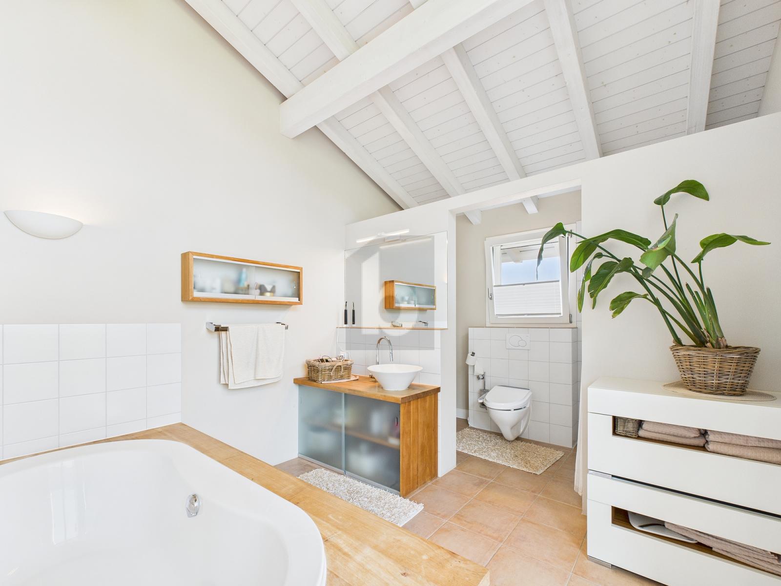 FAMILIENFREUNDLICH MIT GARTEN UND SEEBLICK! - 4