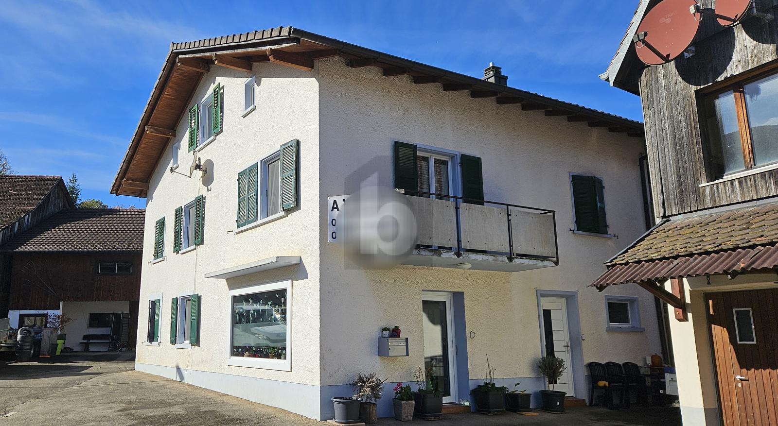 SPACIEUSE ENTIÉREMENT RÉNOVÉ AU CALME - 2