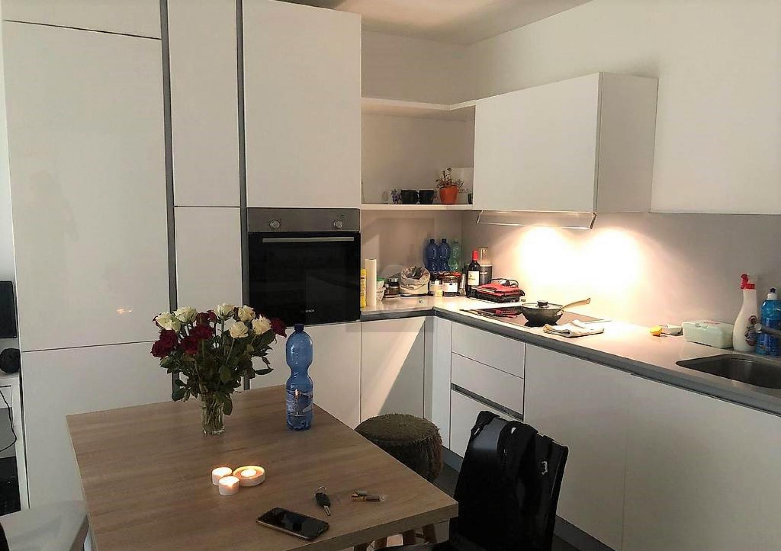 LUMINOSO E MODERNO - 1