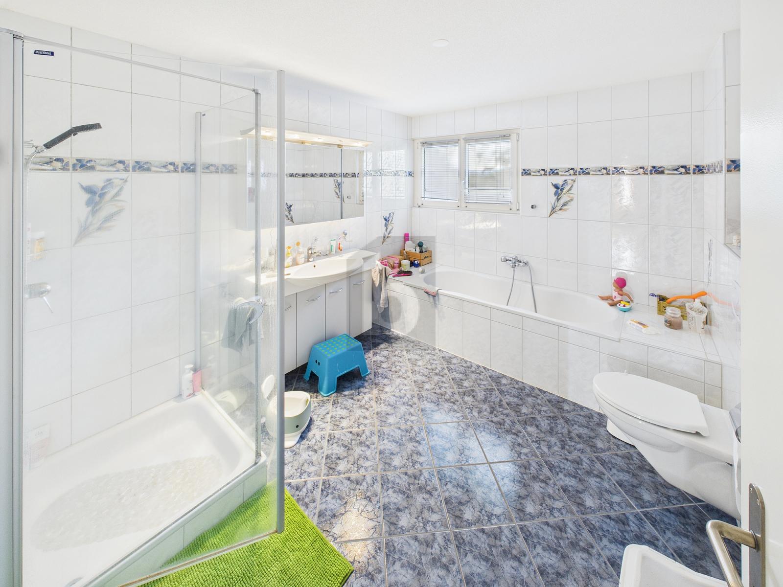 GROSSZÜGIG UND HELL MIT TOP AUSSICHT - 3