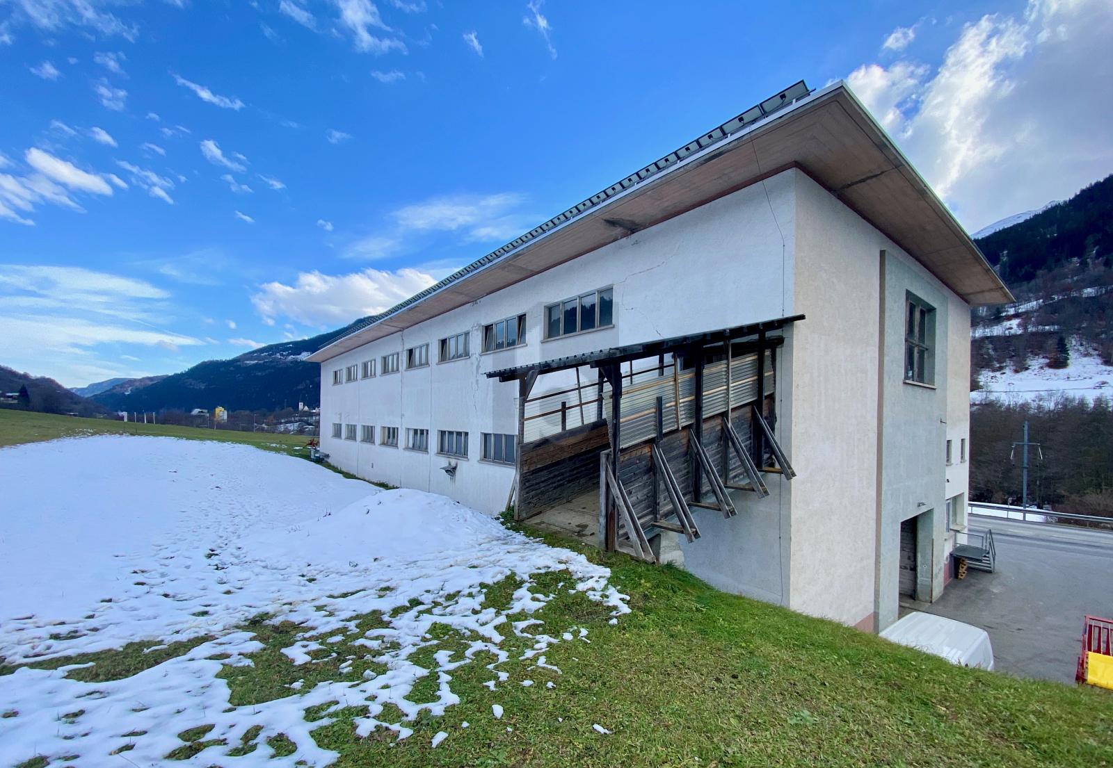 REITHALLE ZUR HÄLFTE IM MITEIGENTUM - 0