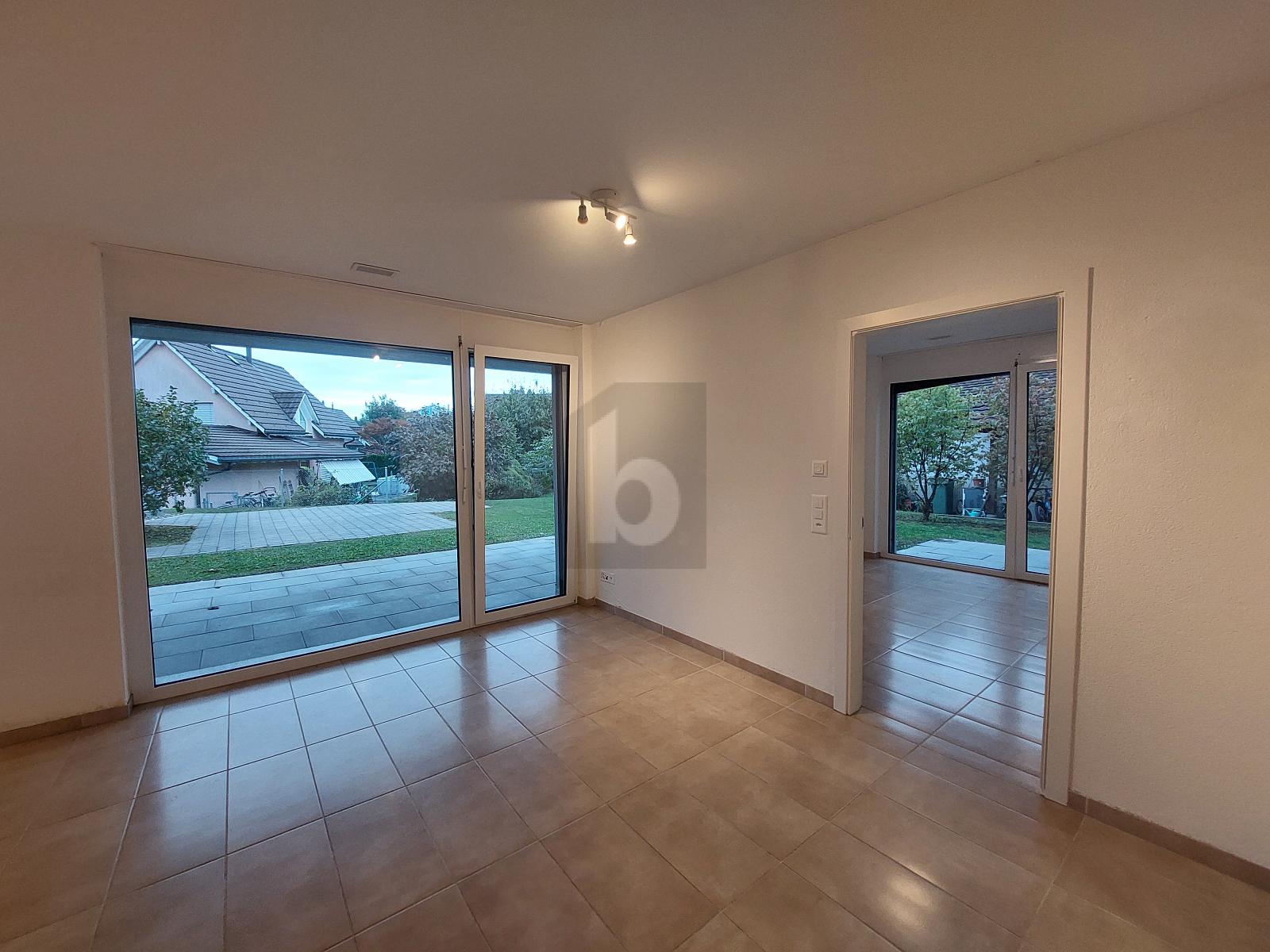 ZENTRAL GELEGEN MIT SITZPLATZ - 4