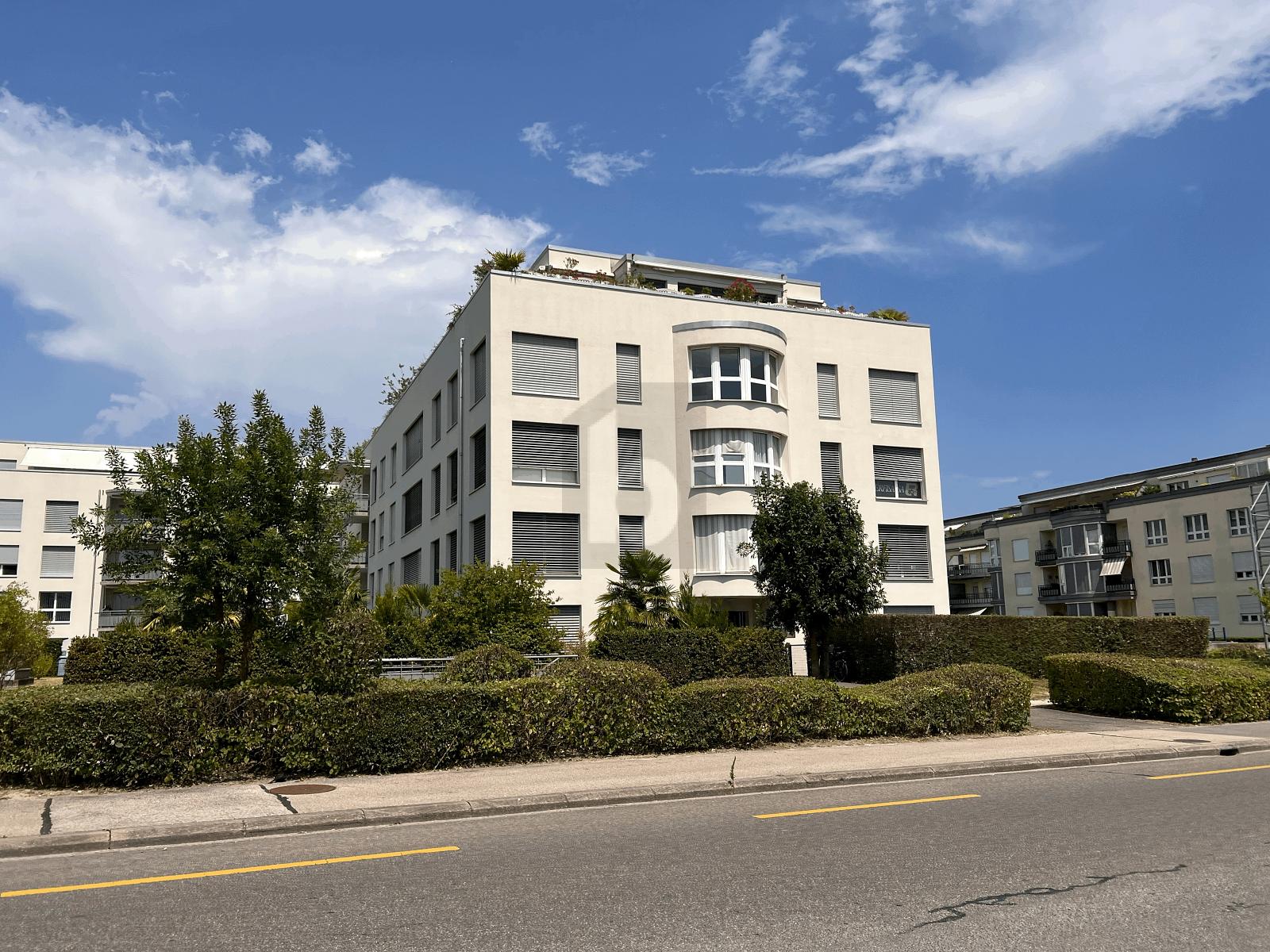 BUREAU AVEC JARDIN - 0