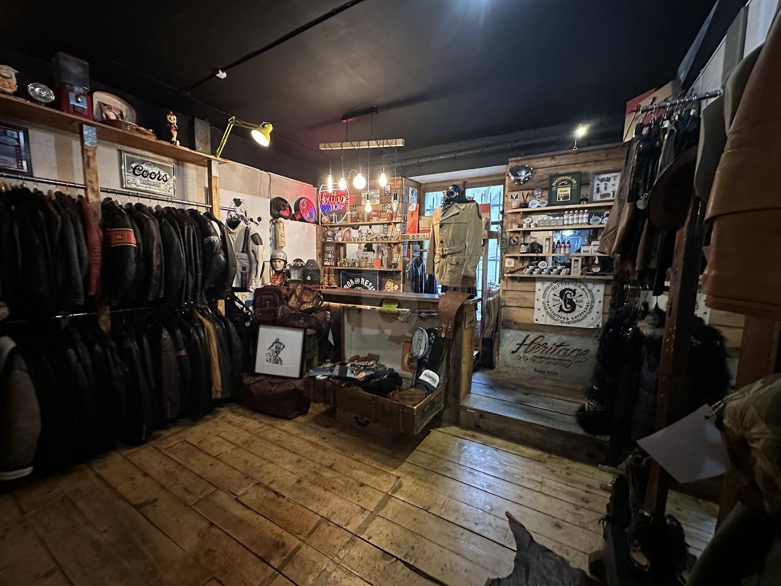 MAGASIN DE VÊTEMENTS AUX EAUX-VIVES - 0