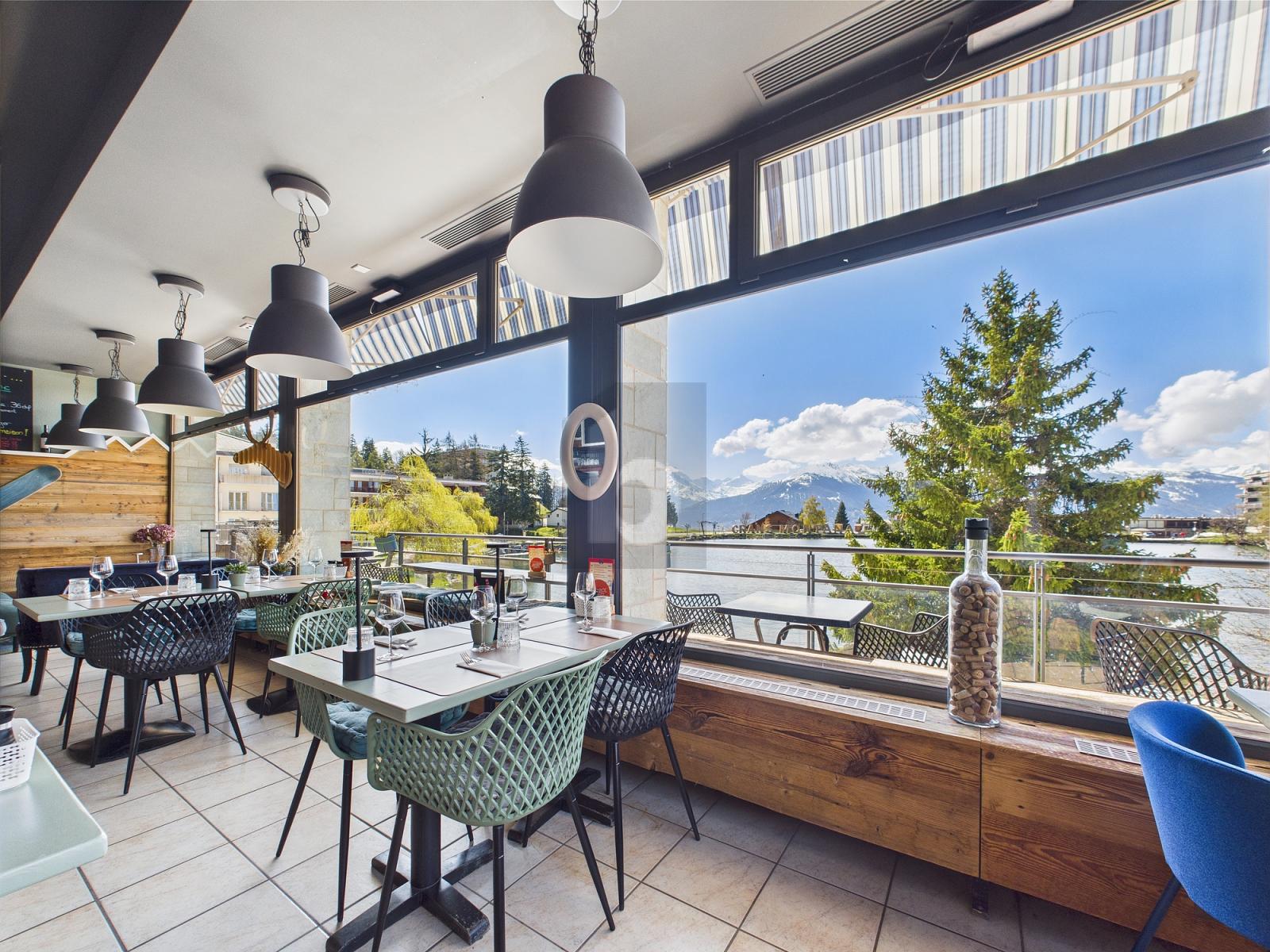 MAGNIFIQUE, AVEC VUE DIRECTE SUR LE LAC - 1