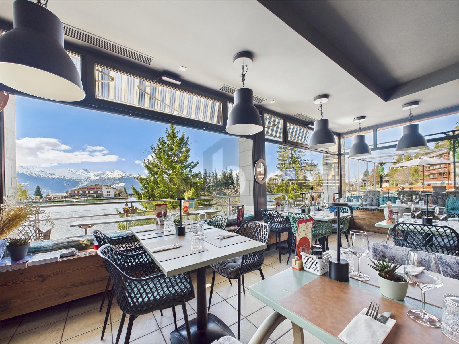 MAGNIFIQUE, AVEC VUE DIRECTE SUR LE LAC - 2