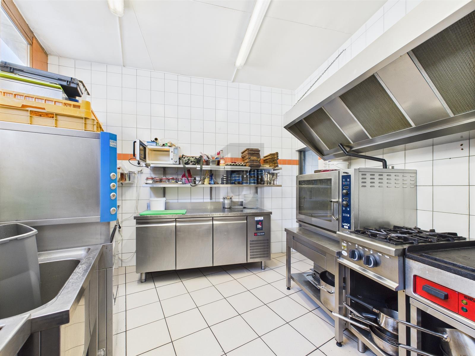 MAGNIFIQUE, AVEC VUE DIRECTE SUR LE LAC - 3