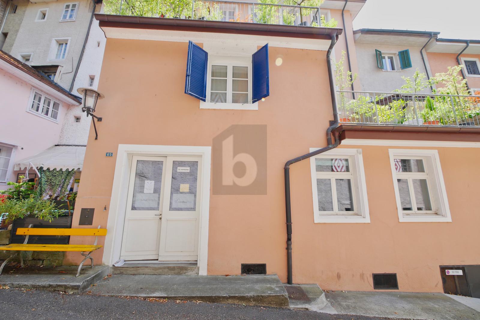 VIELSEITIGE RÄUME AUF ZWEI ETAGEN - 0