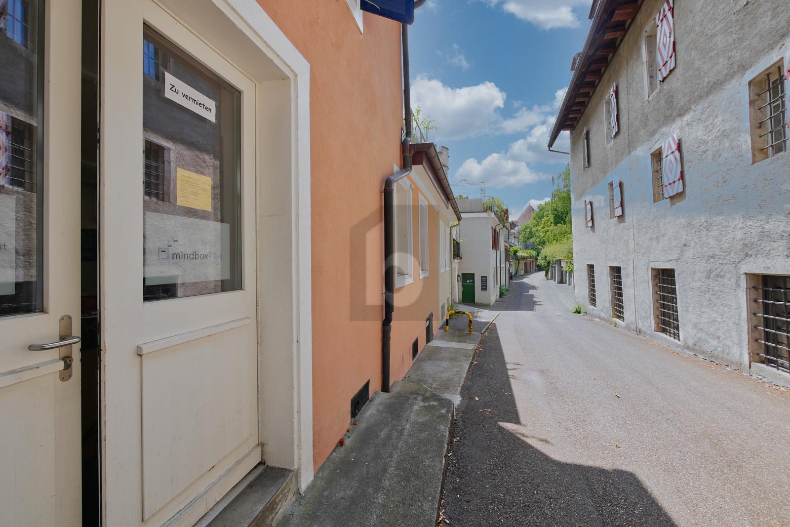 VIELSEITIGE RÄUME AUF ZWEI ETAGEN - 1