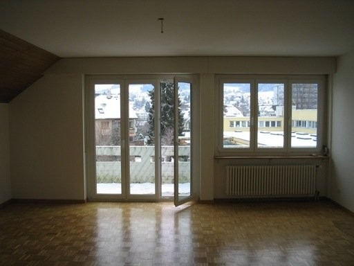 Helle Dachwohnung mit Balkon - 1