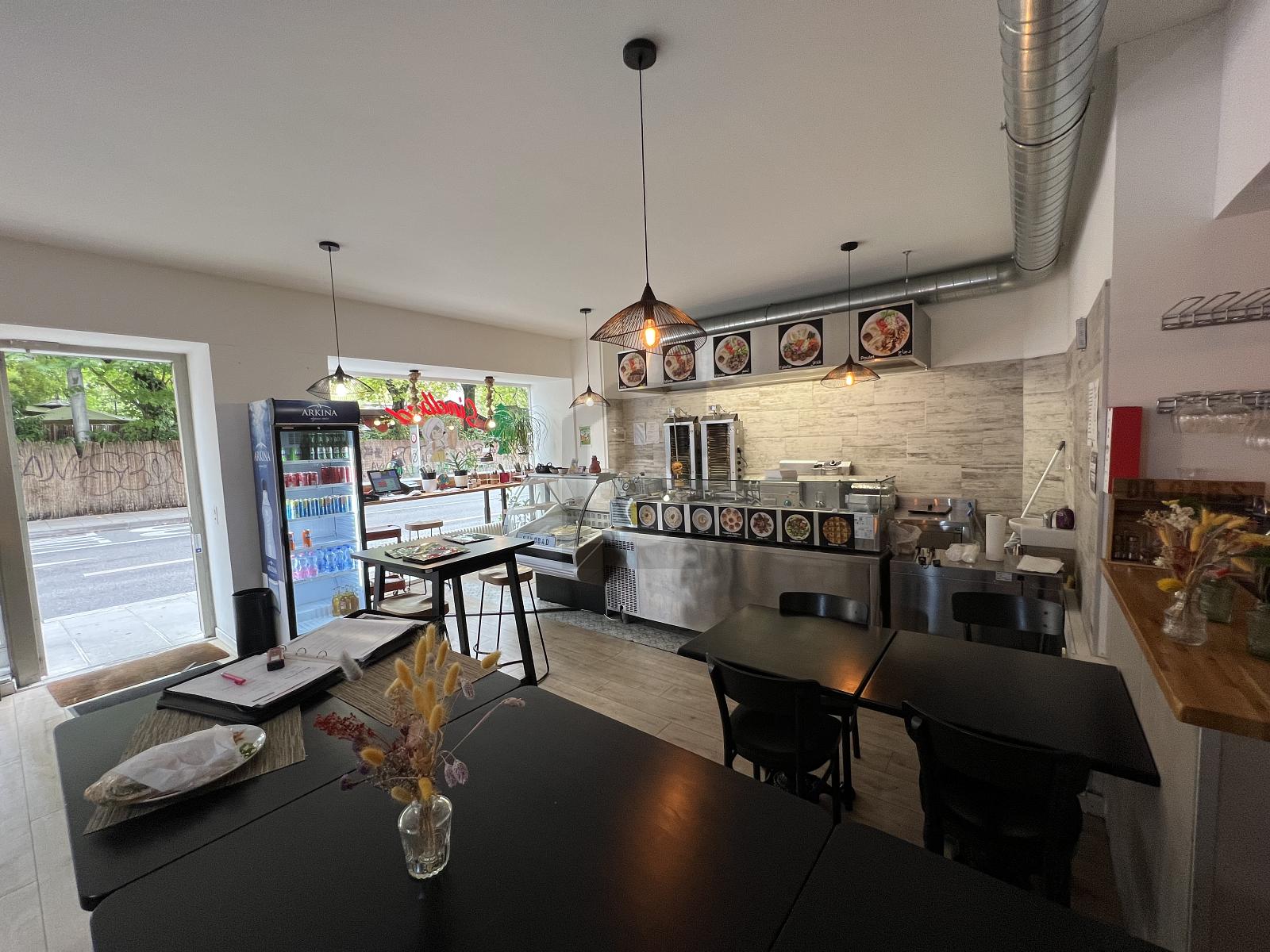 MAGNIFIQUE SITUATION À L'ENTRÉE DE ST-JEAN - 2