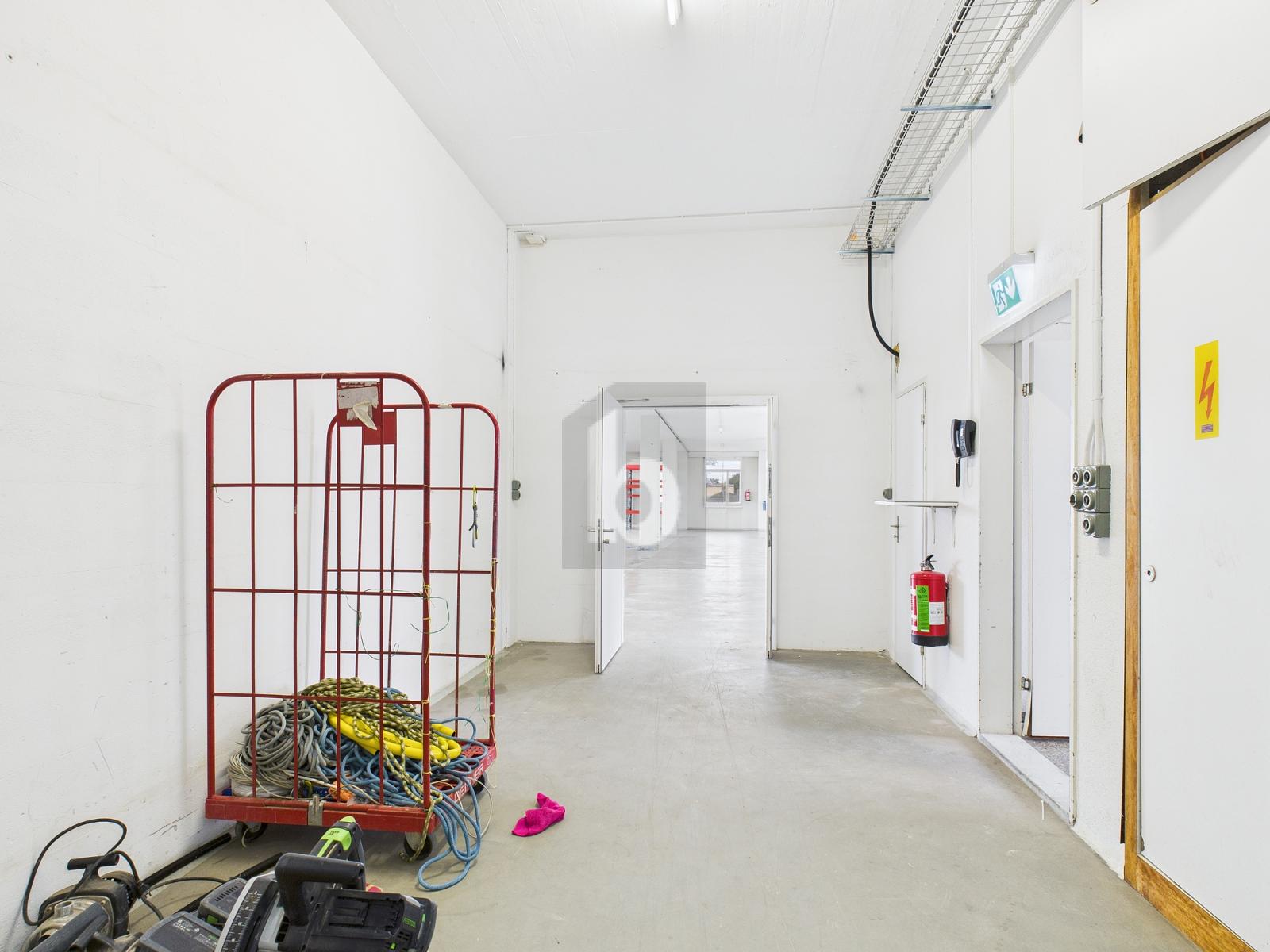 GROSSE FLÄCHE AN GUTER LAGE - 4