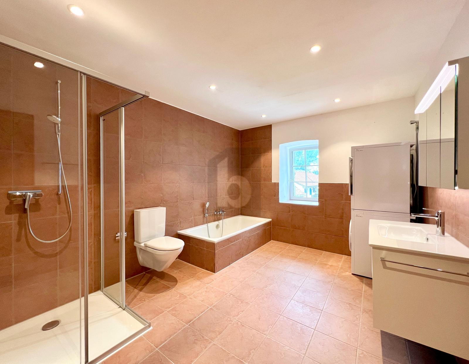 HISTORISCHER CHARME MITTEN IM ZENTRUM - 3