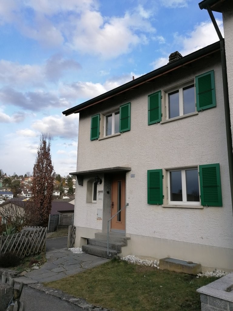 Reiheneinfamilienhaus sucht kleine Familie mit grünem Daumen - 0