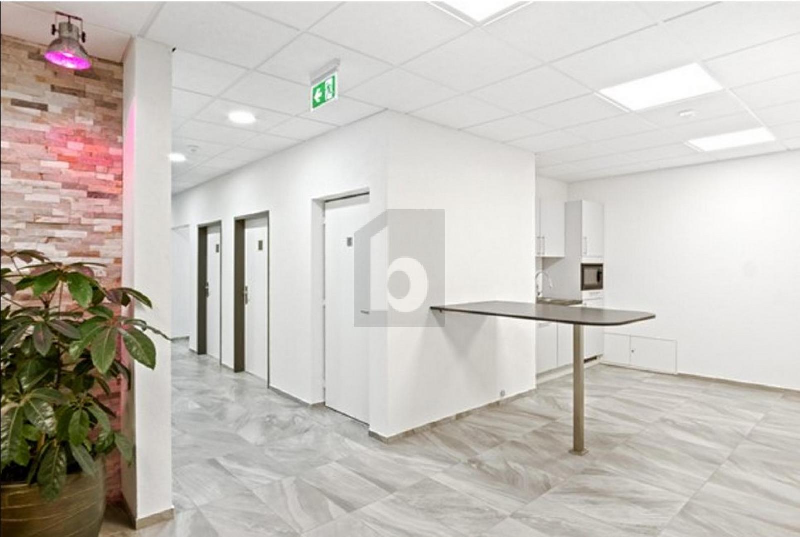 GROSSZÜGIGES UND ATTRAKTIVES BÜRO - 2