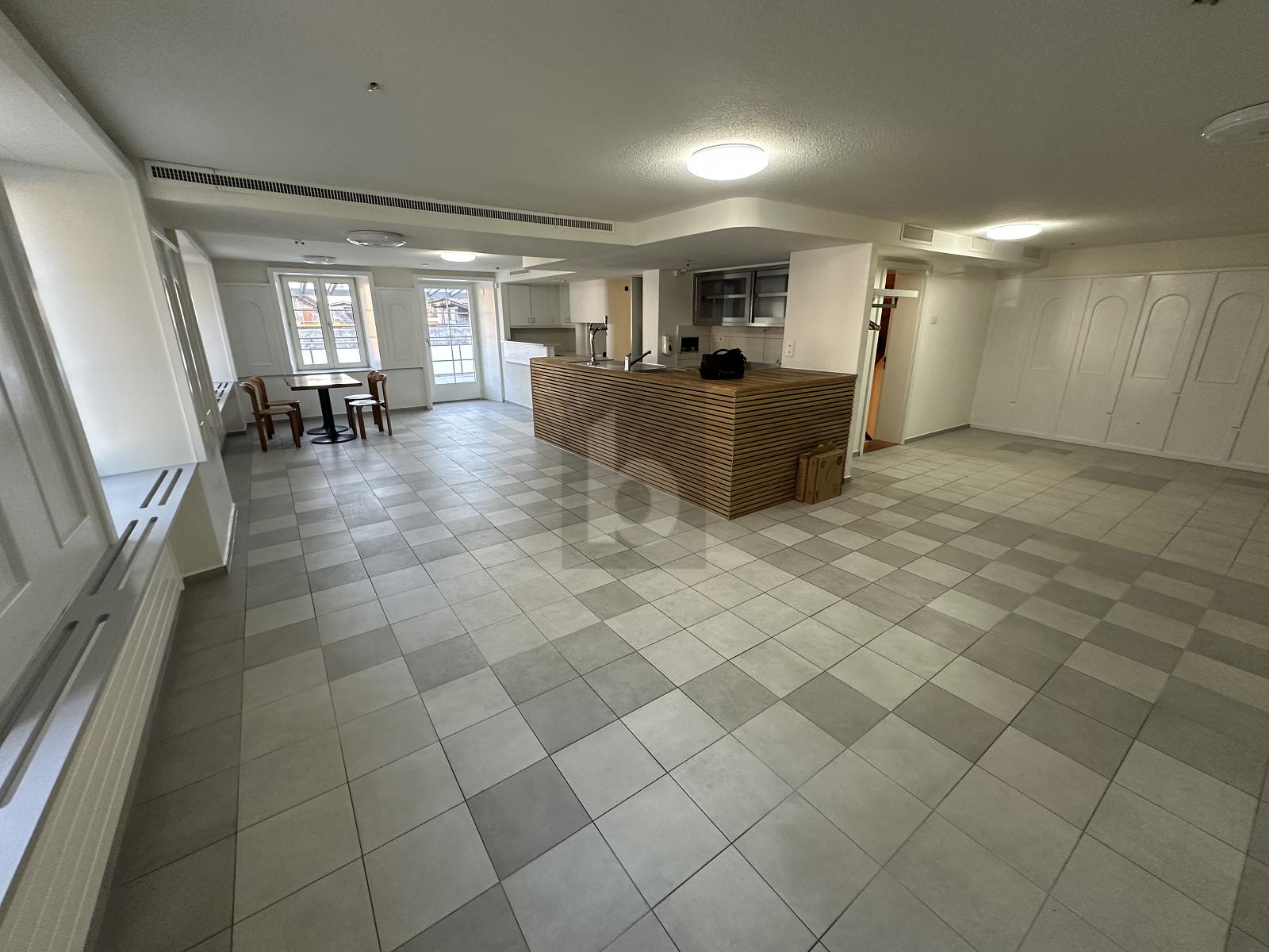 RESERVIERT, BITTE NICHT KONTAKTIEREN - 2