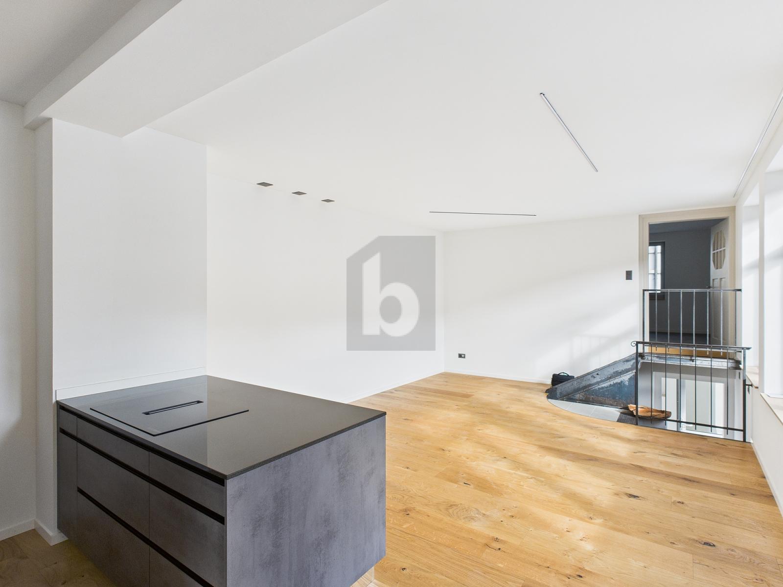 CHARMANT MIT NEUEM GLANZ - 2