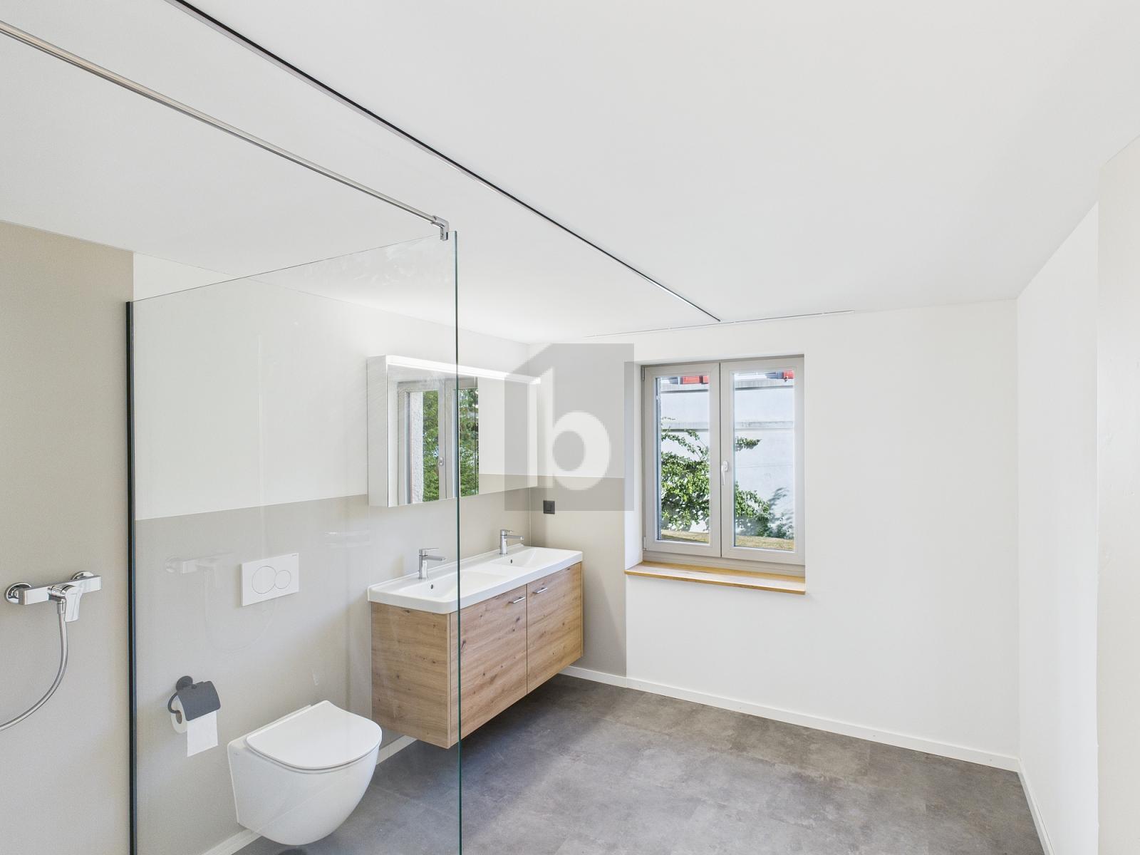 CHARMANT MIT NEUEM GLANZ - 3