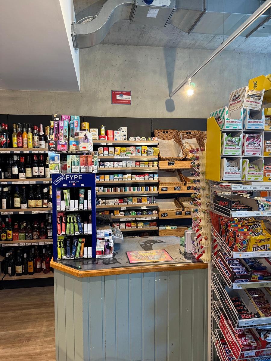 MODERNE AVEC CLIENTÈLE FIDÈLE - 1