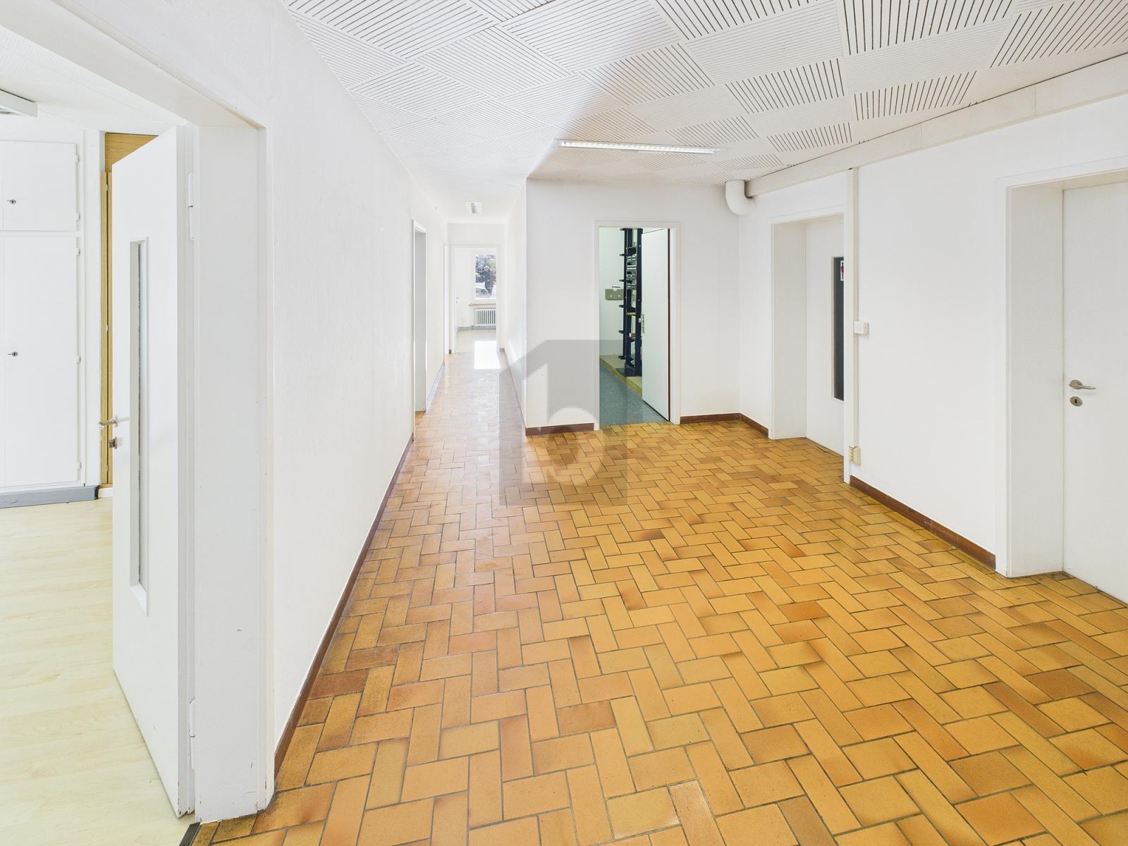 GROSSZÜGIG UND PREISWERT IN STADTNÄHE - 1