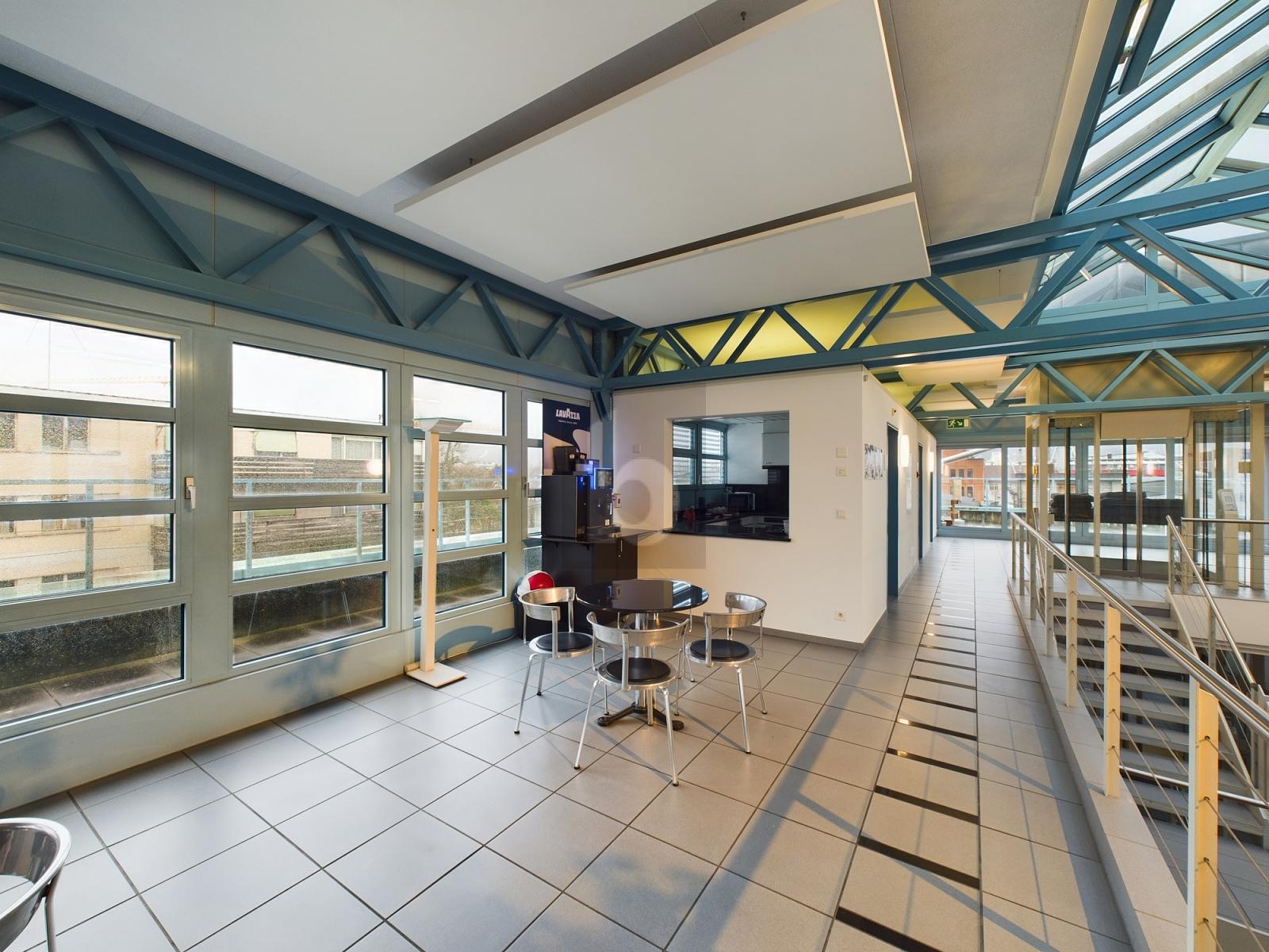 HELL UND GROSSZÜGIG, IN VERSCHIEDENEN GRÖSSEN - 2