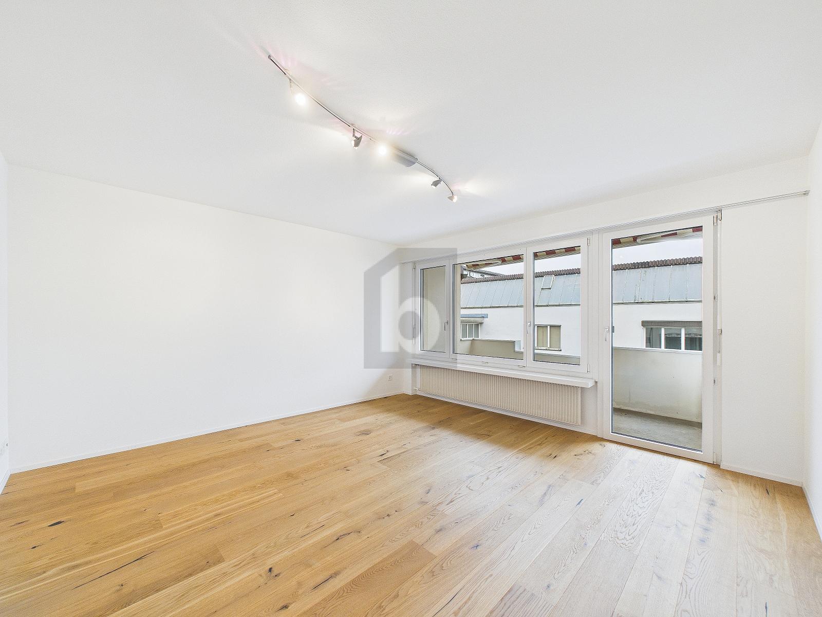 KOMPLETT SANIERT MIT SONNIGEM BALKON - 1