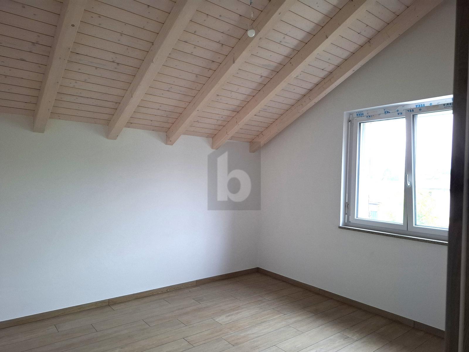 ATTIQUE NEUVE, SPACIEUSE, LUMINEUSE ET MODERNE - 4