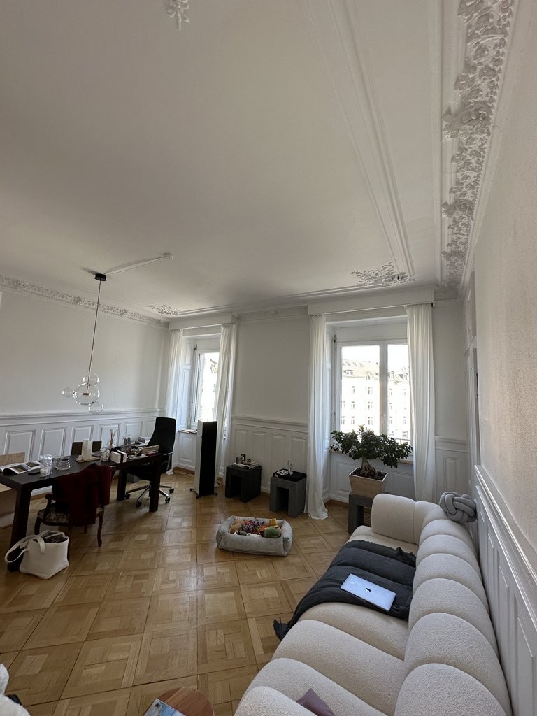 Helle Altbauwohnung mit Dachterasse - 1