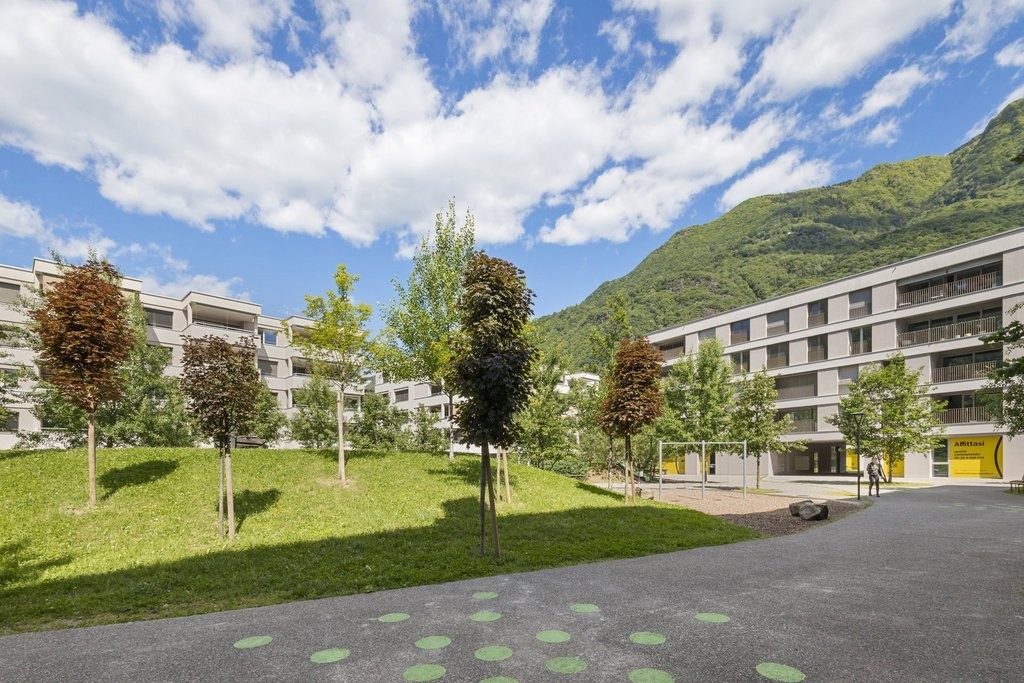 Affittiamo luminoso e moderno 4.5 locali con giardino privato - 7