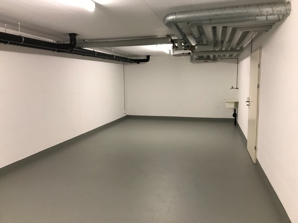 Grosszügiger Lagerraum zum Basteln - 1