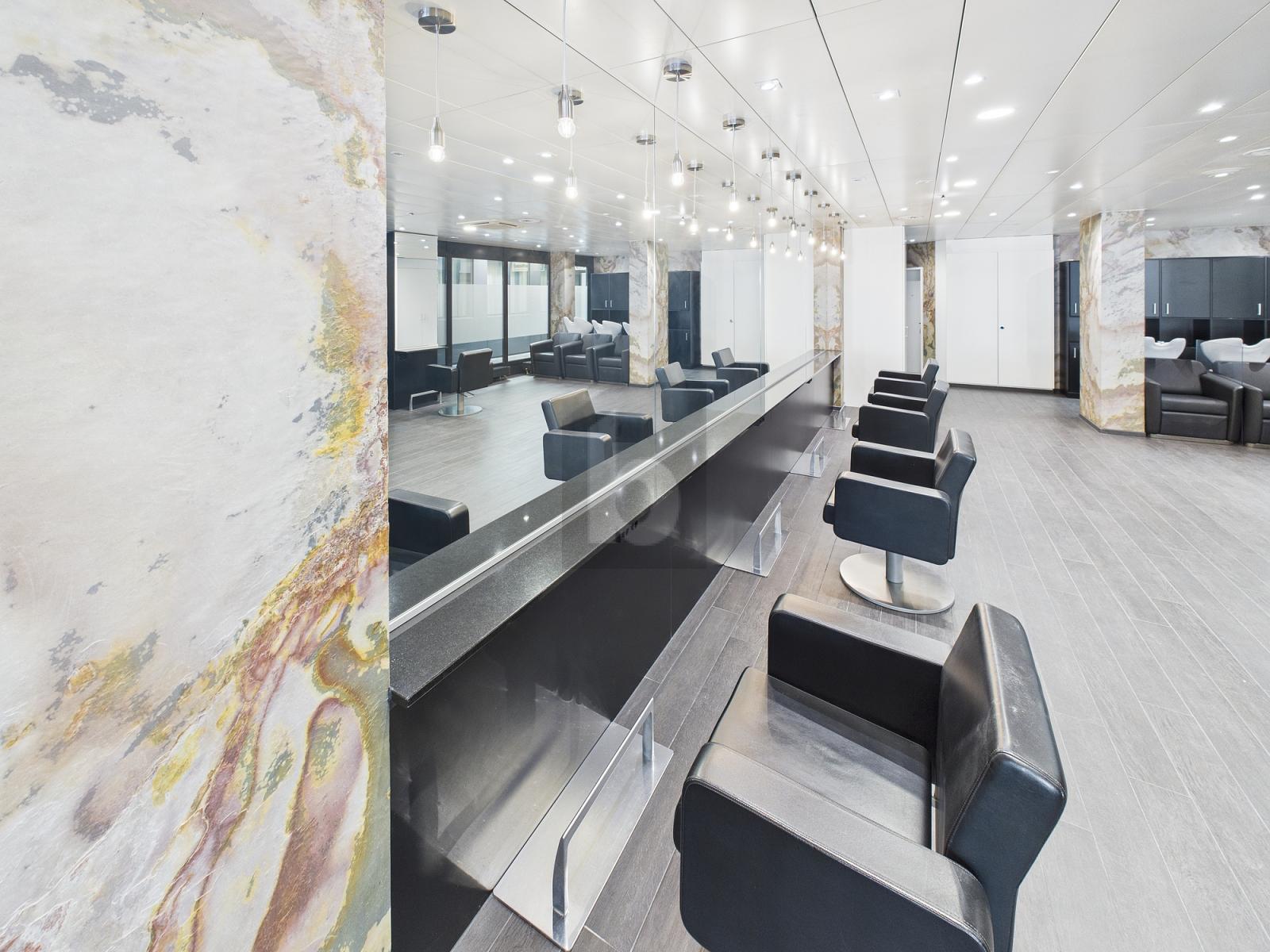 GÜNSTIGER MIETZINS MIT INVENTARÜBERNAHME - 1