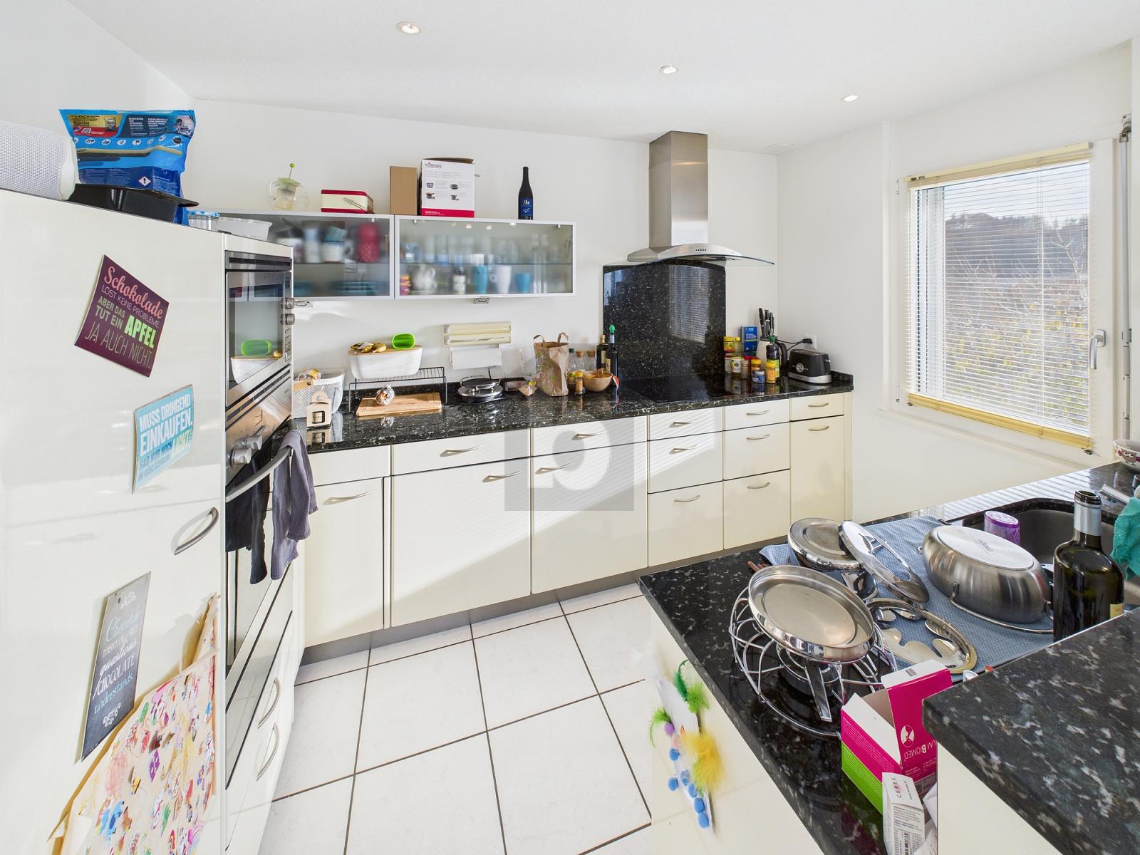 GROSSZÜGIG UND HELL MIT TOP AUSSICHT - 2