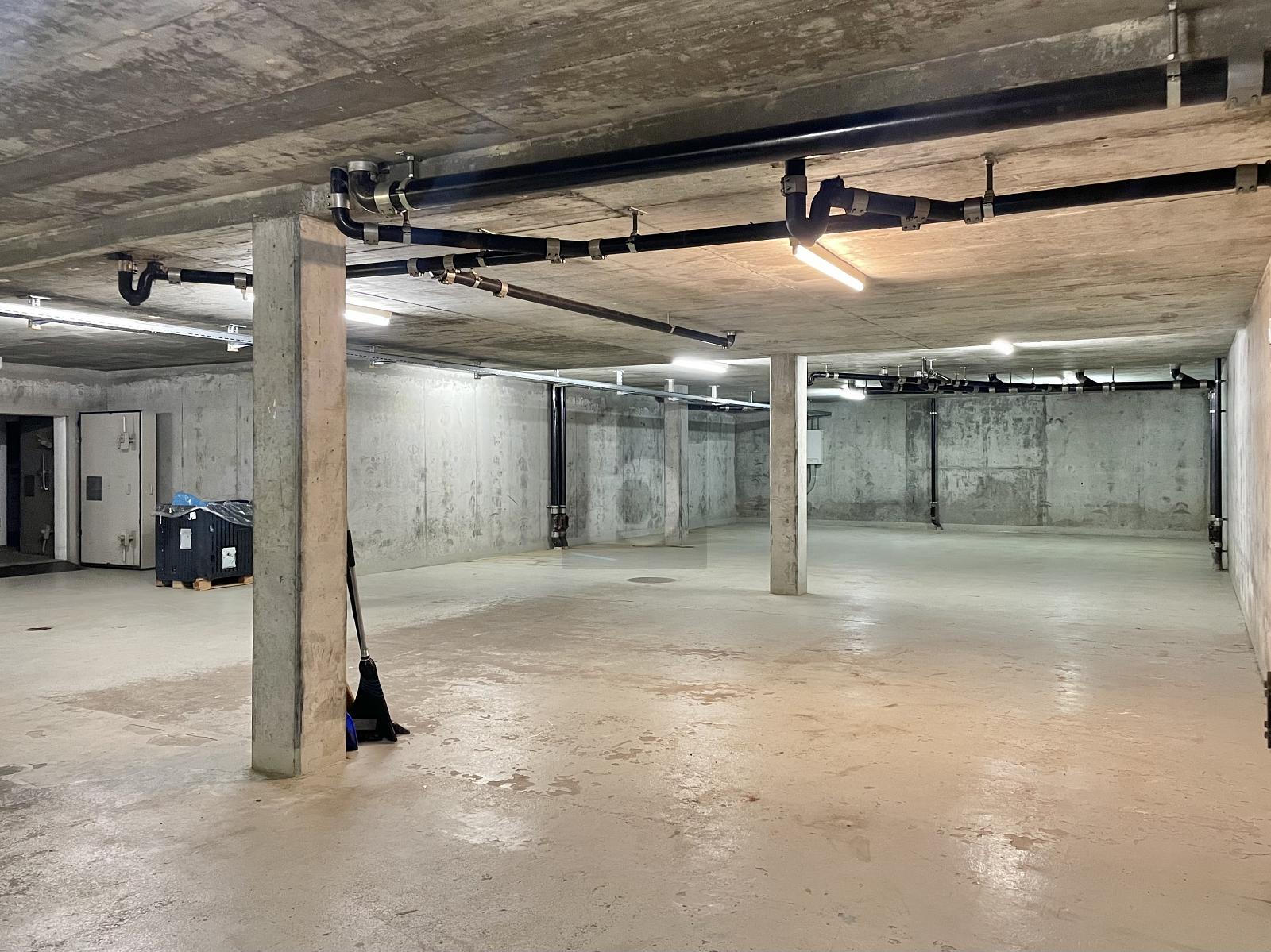 VIEL PLATZ, AN ZENTRALER LAGE - 2