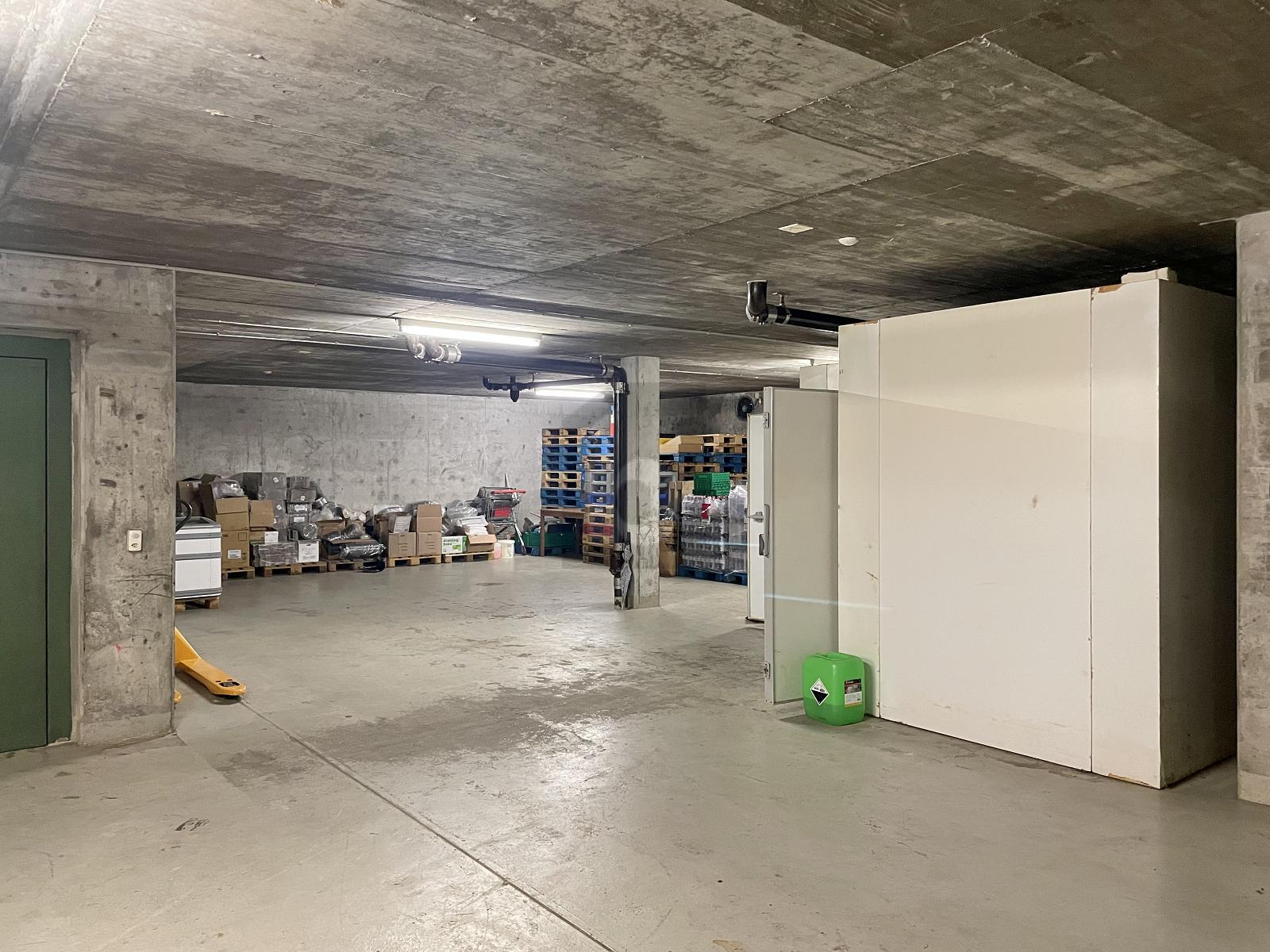 VIEL PLATZ, AN ZENTRALER LAGE - 3