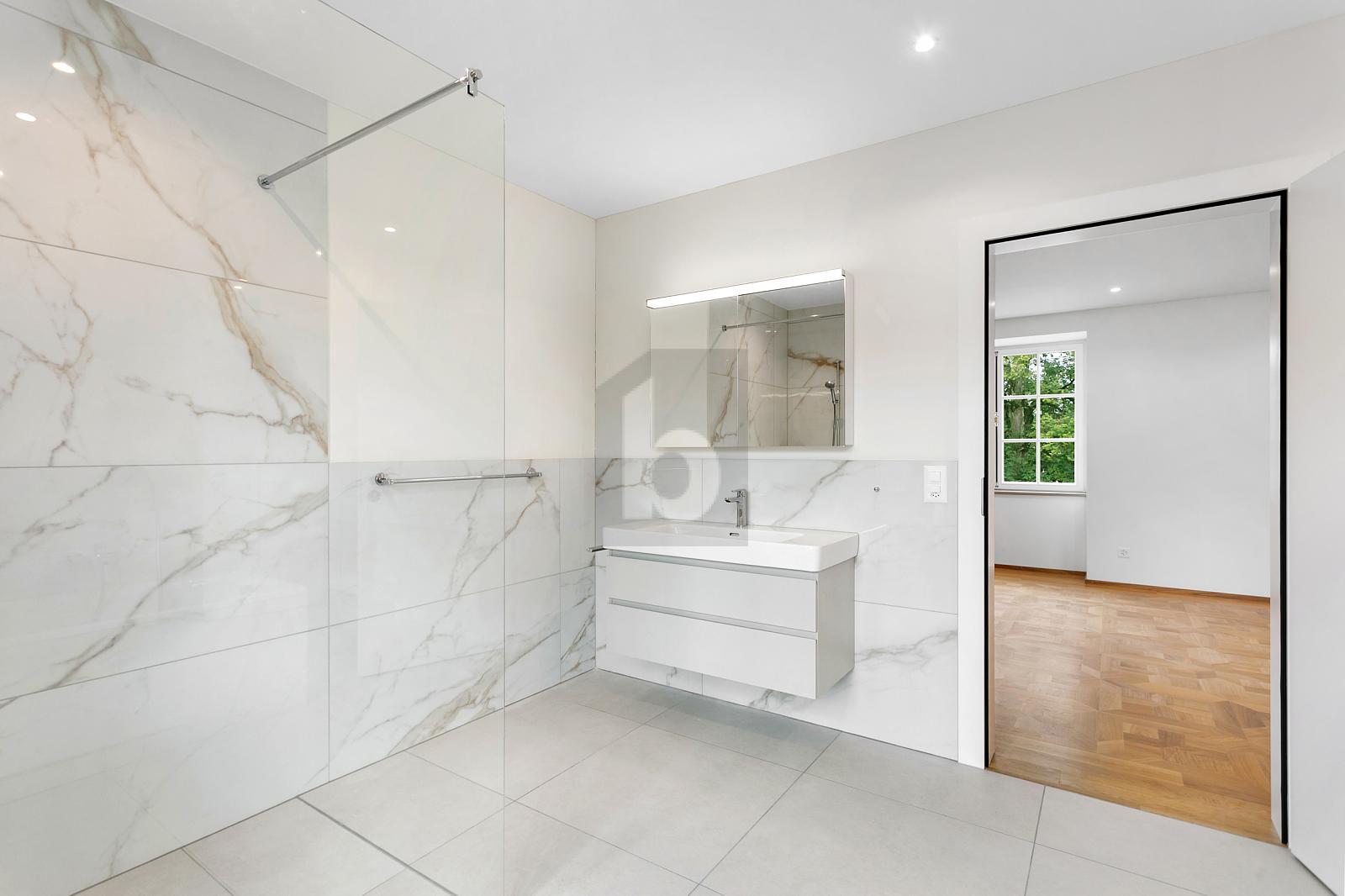 KÖNIGLICH IM SCHLOSS WOHNEN - 2