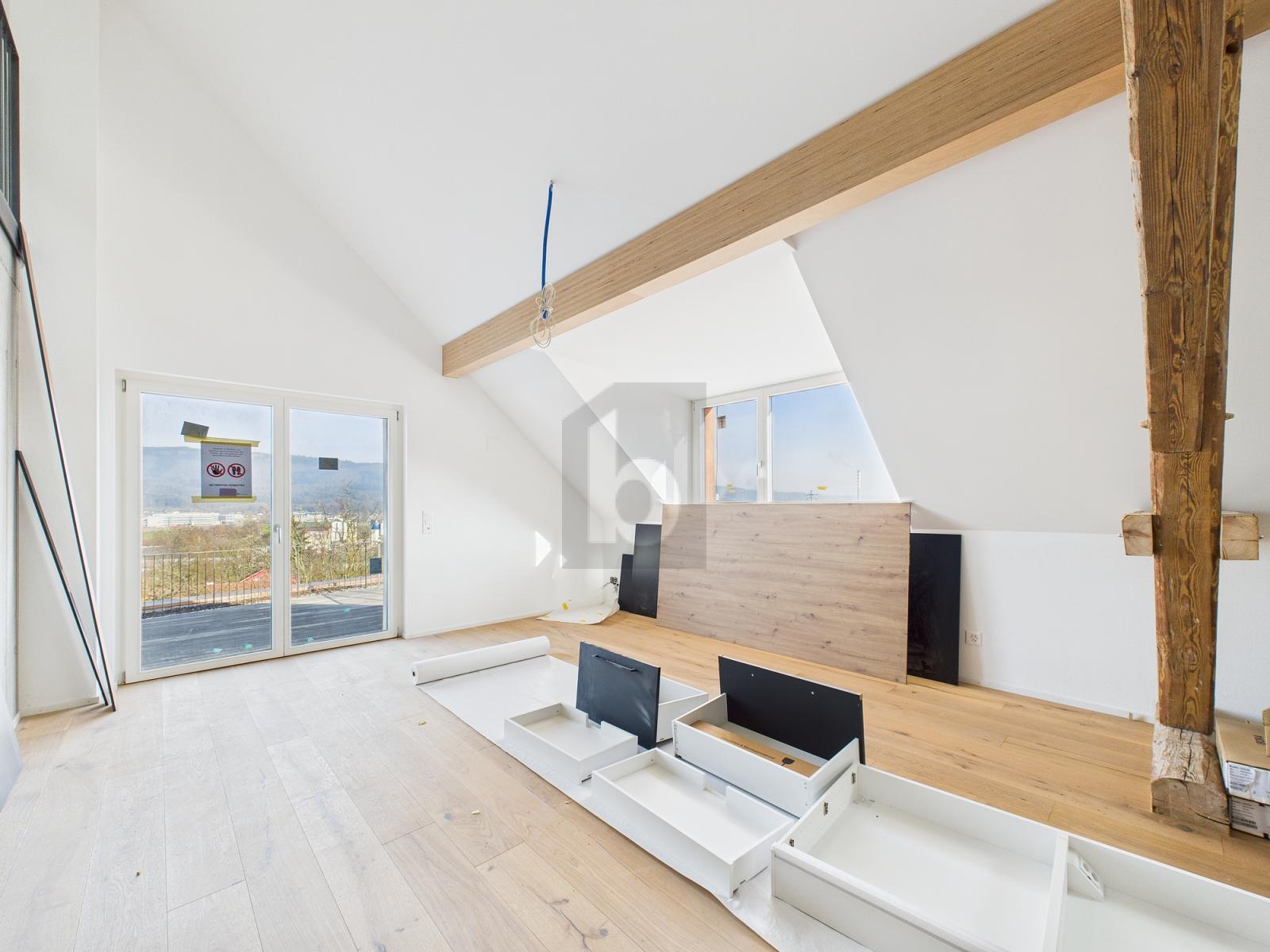 ERSTBEZUG MIT TRAUMHAUFTER WEITSICHT! - 0