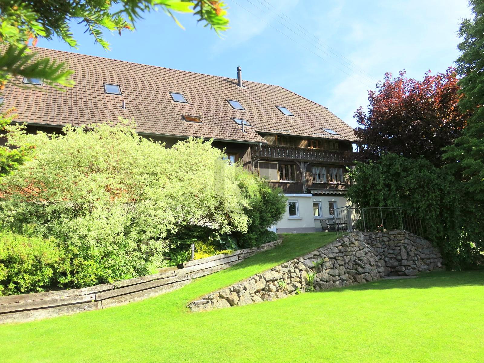 STILLVOLL UND GROSSZÜGIG - 0